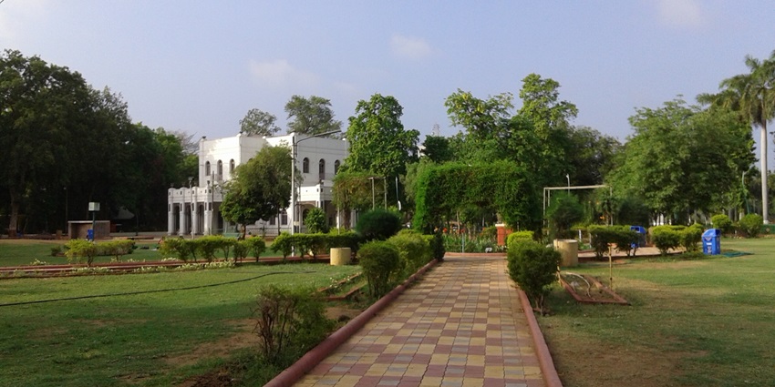 Entrace of the park, an ideal destination for nature lovers seeking an escape