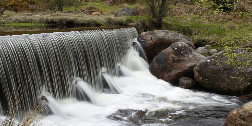 Satdhara features a series of seven cascading falls flowing from around 100 feet height.