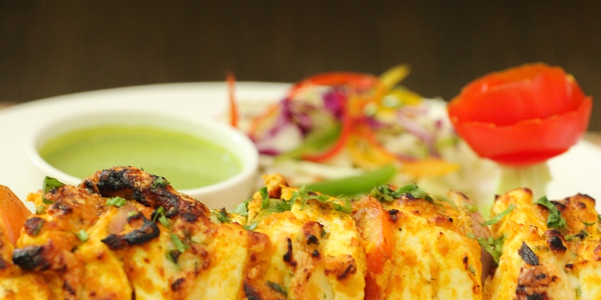 Month watering paneer tika masla which is also a good veg food in Delhi