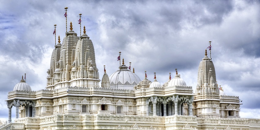 : The beautiful Savita Temple, a popular destination near Brahma Temple in Pushkar.