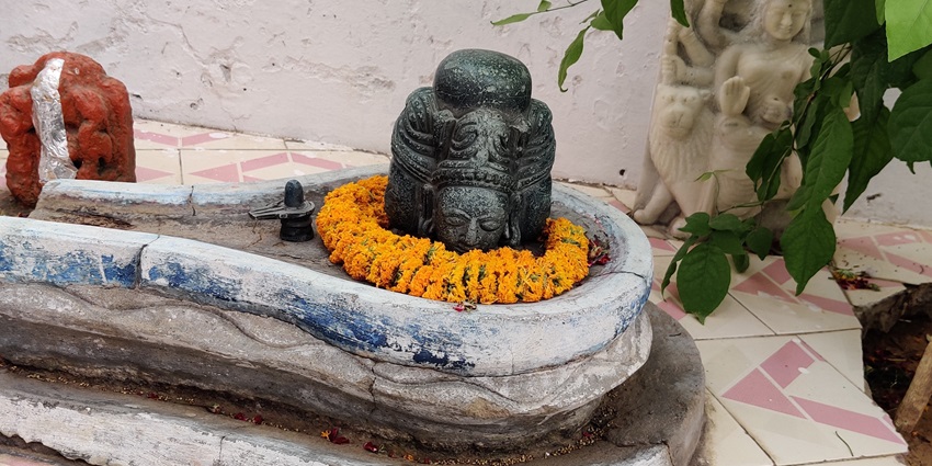 The old shivling in Savitri Temple in Pushkar is a sight to behold for tourists