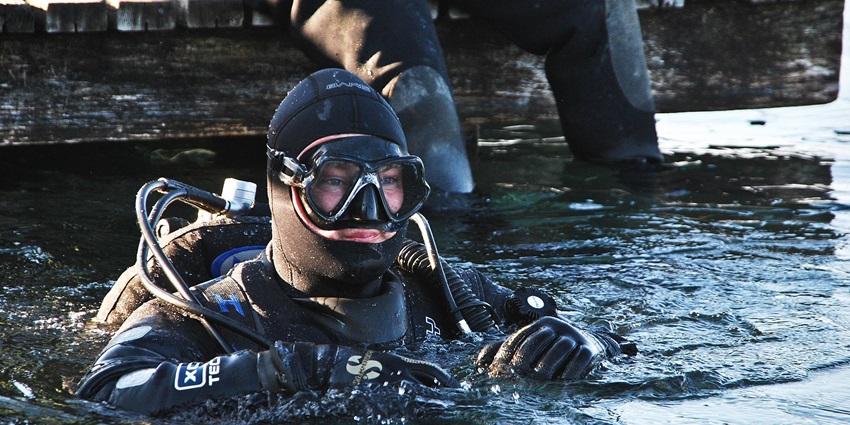 Enjoy Scuba Diving Malaysia in the unique Kapalai Island with shallow and clear water.