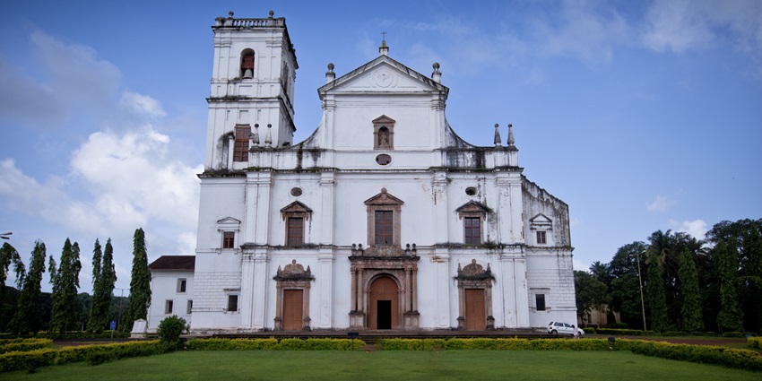 Se Cathedral is one of the biggest churches in Asia and a must-visit place in Old Goa.