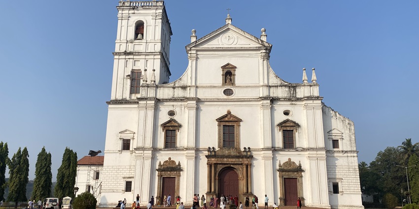 A frontal view of the Se’ Cathedral in Goa, showcasing its Portuguese architecture