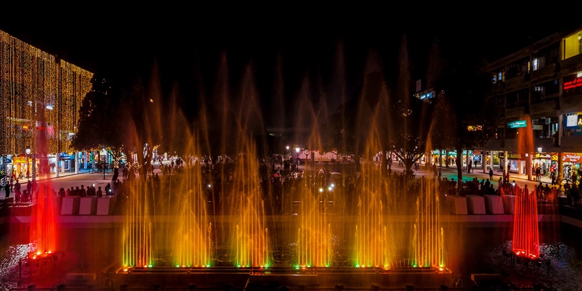 Beautiful view of the musical fountain at Sector 17, the pulsating heart of Chandigarh.