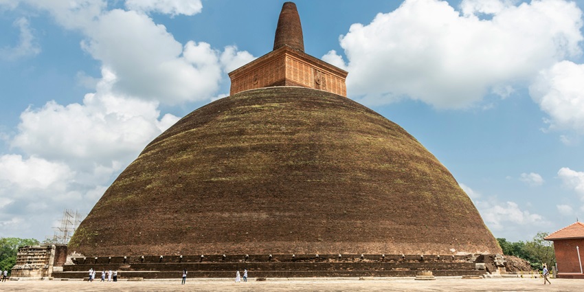 Image of a buddha stupa similar to the Jirang monastery in Odisha