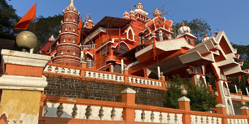 A breathtaking view of the Maruti Temple, one of the best things to do in Mapusa for all.