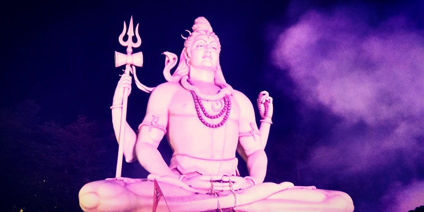 An image view of the Kachnar Shiva Temple, featuring a towering Shiva statue amidst scenic beauty.