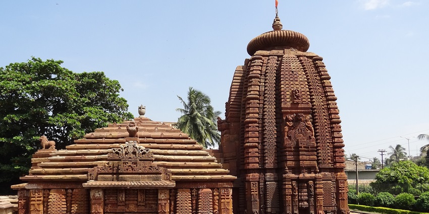 Mukteshwar temple is something to be remembered for its rich architecture and serenity.