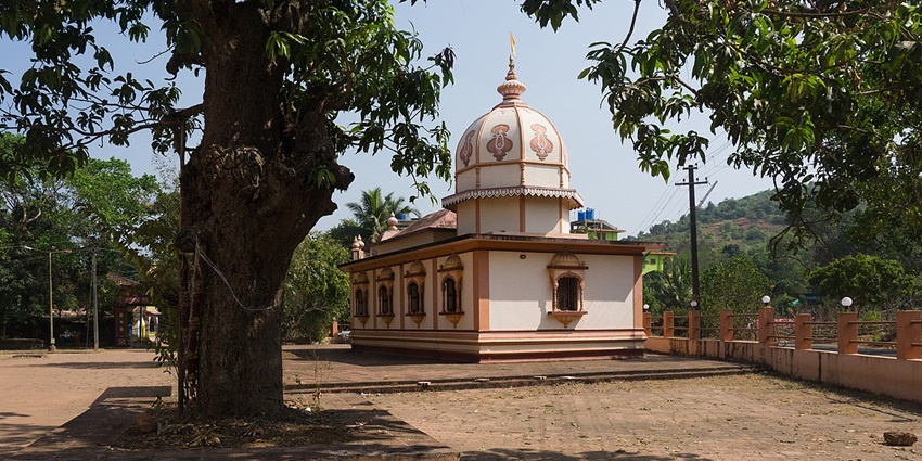Exploring the Shirr Purchevo Ravalnath Temple is one of the best things to do in Arambol