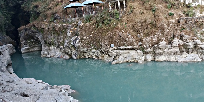 A bungee platform with dramatic landscapes above the Seti River Gorge in Kathmandu.