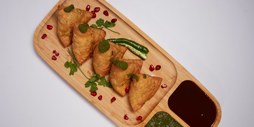 Shahi Samosa near Clock Tower serves crispy, samosas, and the best street food in Jodhpur.