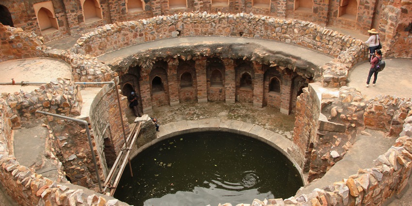 Shahjahan ki Baoli, also known as Choron ki Baoli, is a must-visit site in the region.