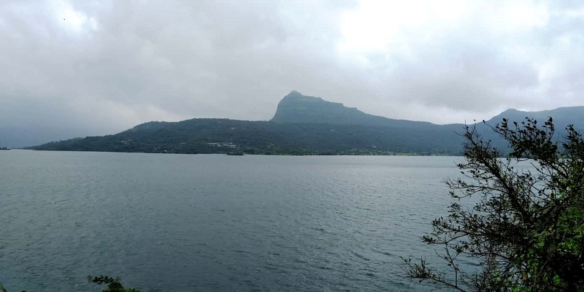 The scenic Shakkar Lake in Chikhaldara is perfect for relaxation and picnics.