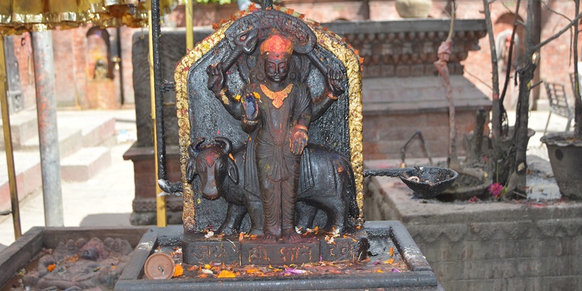Shani Dev Temple provides a peaceful environment for devotees seeking solace.
