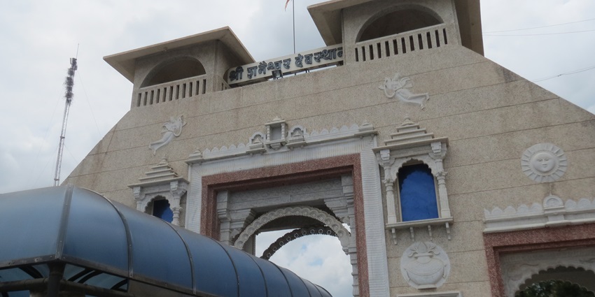 The Shani Shingnapur, is among the best places to visit near Shirdi within 100 km.