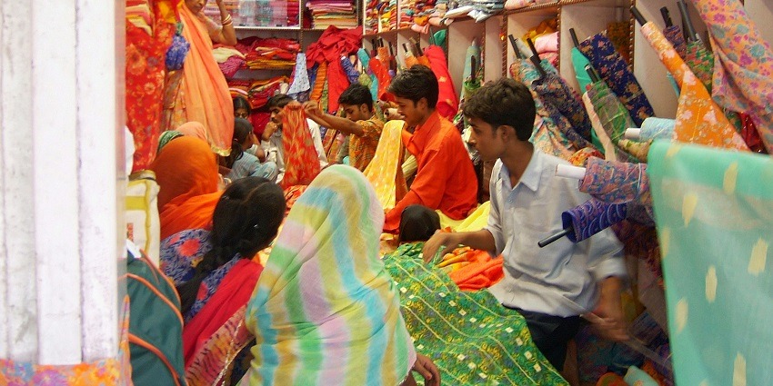 Shayama Cashmere Store features high-quality cashmere shawls and stoles, timeless.