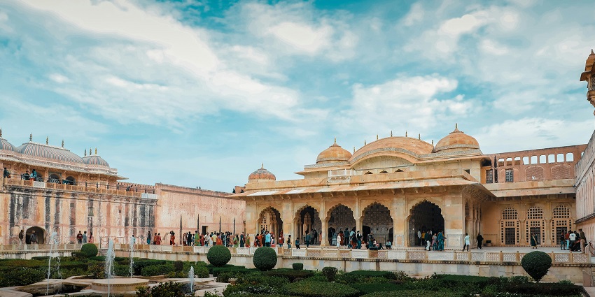 An image of Sheesh Mahal Museum which is one of the famous museums in Patiala, Punjab.