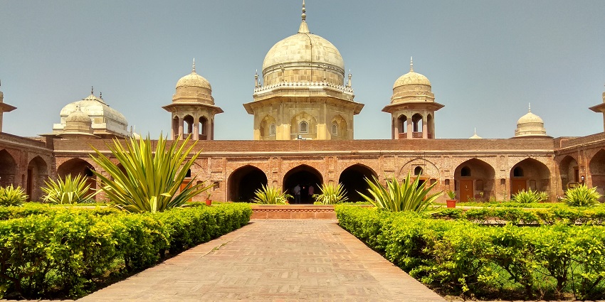 Sheikh Chilli’s Tomb is not exactly in Karnal, but a must-visit if you’re in the city.