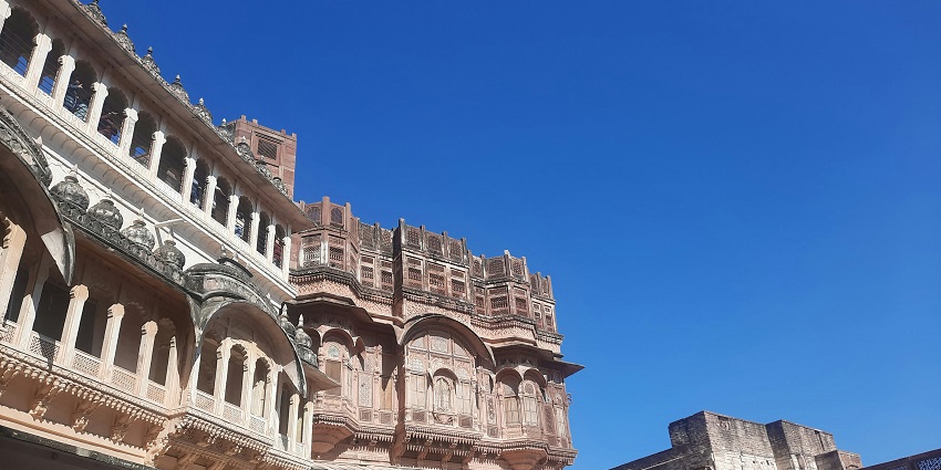 A palatial fort in Shekhawati, one of the top places to visit in Rajasthan near Delhi.