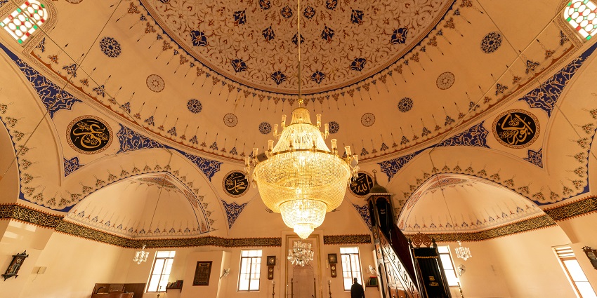 An awe-inspiring vista of the tourist attraction of the region with vintage charm.