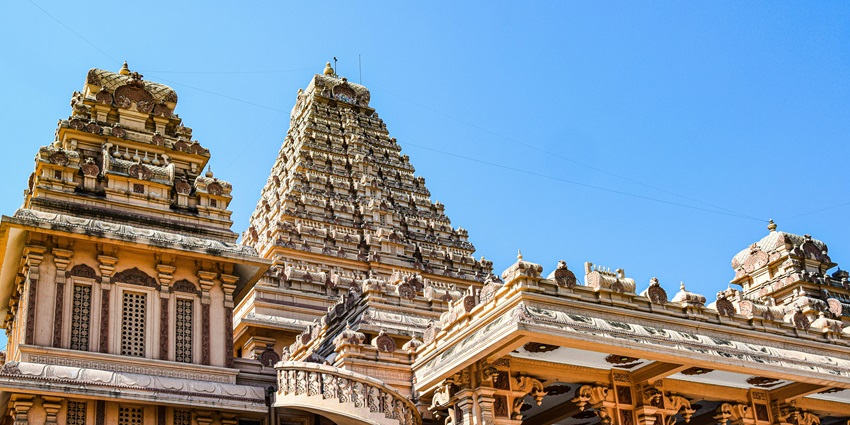 Shikaresvara Temple, dedicated to Lord Shiva, is a must-visit spiritual attraction here.