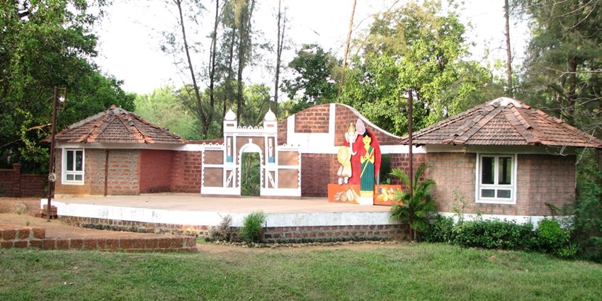 Explore the local paintings and crafts at the vibrant Shilpgram Museum in Udaipur.