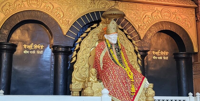 A mesmerising view of the idol of Sai Baba adorned with beautiful clothes and jewellery.