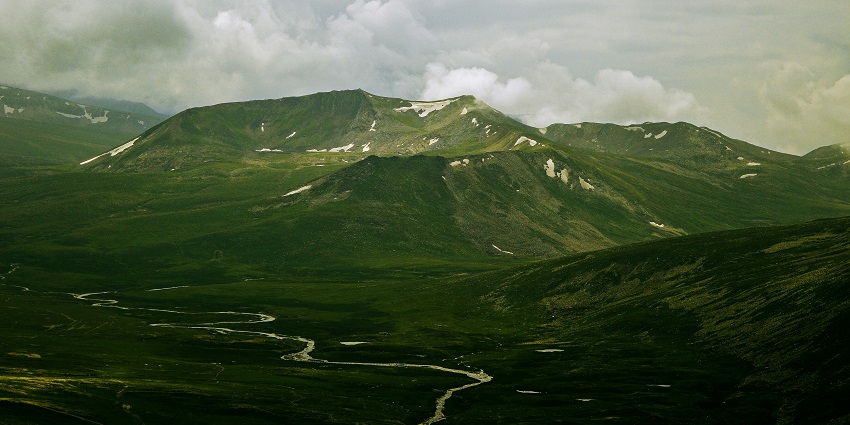 A glimpse of the lush green Shirgaonkar Point that provides tranquil views of the valley.