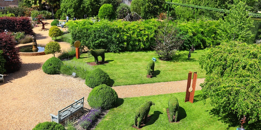 Shivaji Maharaj Garden is a beautiful garden in Baner that has a play area for children as well