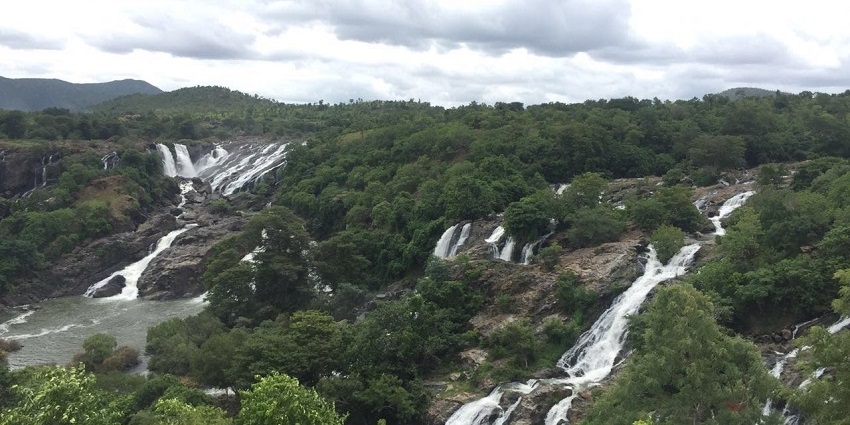 The finest tourist places near Bangalore, features a deep jungle, plunging over cliffs.