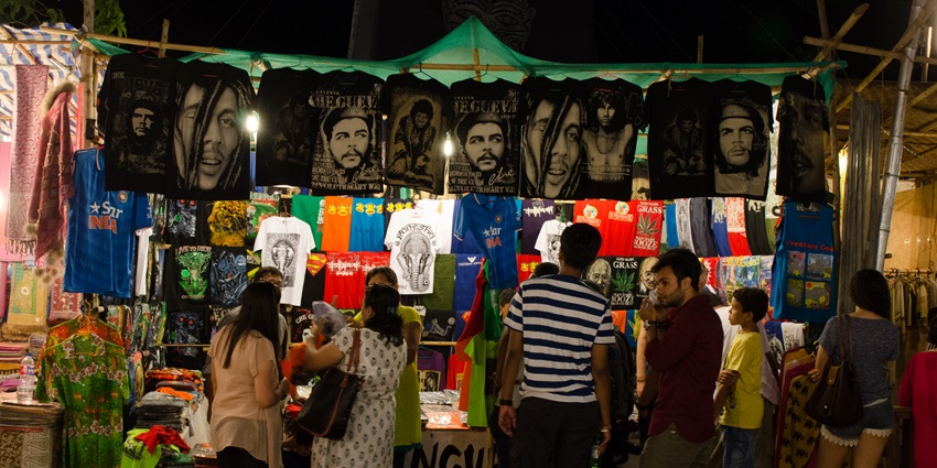 Go shopping at the Saturday Night Bazaar where you can pick up souvenirs and taste global food