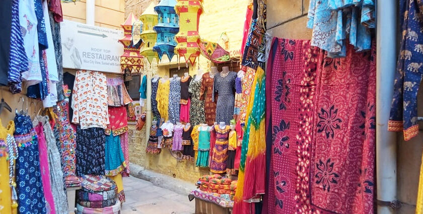 Shopping in Jaisalmer markets bustle with handicrafts and textiles showcasing cultural heritage.