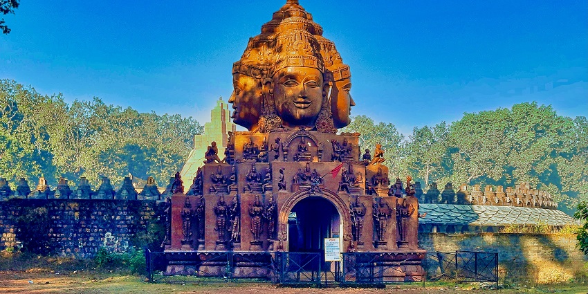 Alluring snapshot of the Shree Chintpurni Mandir situated in the beautiful settings of garden