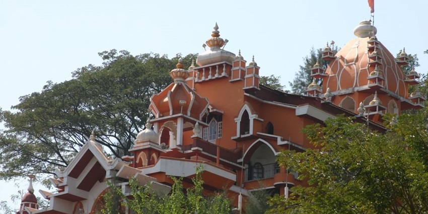 One of the best traditionally built temples in Panjim, with a saffron flag waving on top