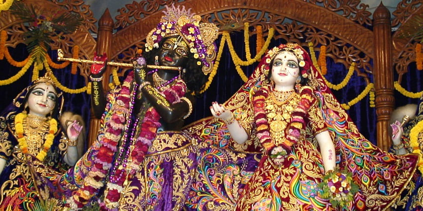 Shree Radha Krishna Temple is located in Quepem and offers religious ceremonies