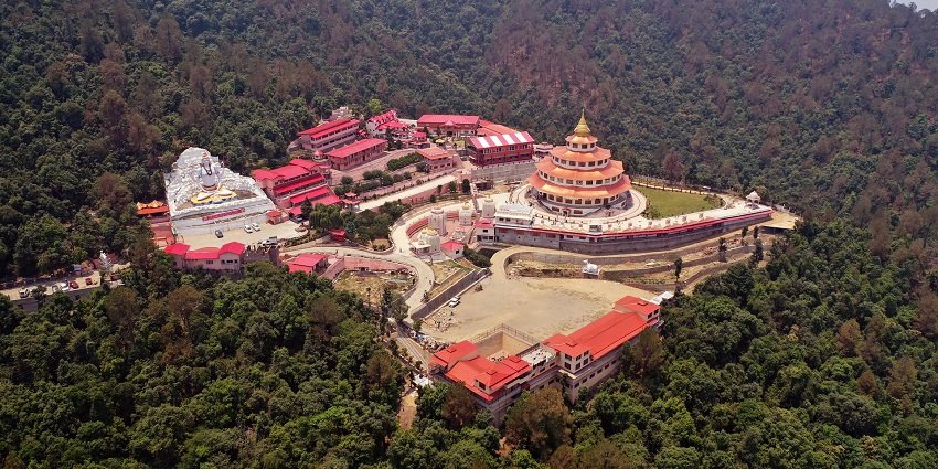 The ancient Shree Sant Lahari Ashram is worth adding to the list of Dongargarh temples.