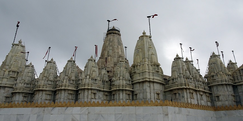 An intricately designed temple similar to Chintamani Temple, one of the important Jain temples in Madhya Pradesh