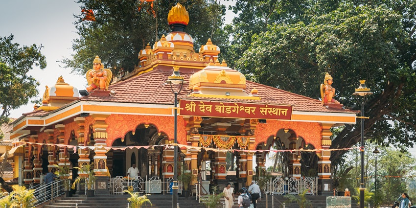 Shri Bodgeshwar Temple is one of the top temples in Panjim that has a distinctive dome and stone carvings