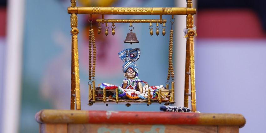 An image of Shri Devaki Krishna Temple that honours Devaki and her child, Krishna.
