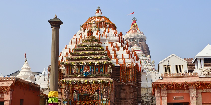 A glimpse of the beautifully decorated Shri Ram Mandir, one of the best temples in Raipur.