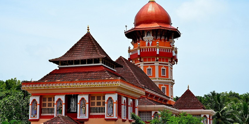 Shri Shantadurga Mandir is one of the best temples in North Goa for spiritual seekers.