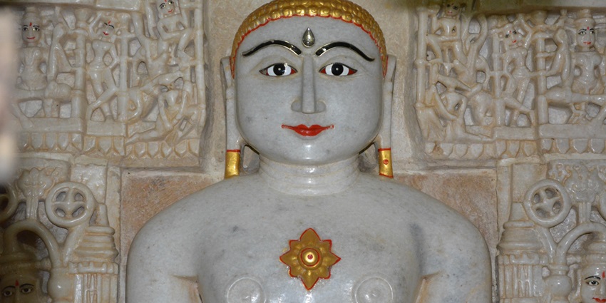 The sacred Shri Vasupujya Mandir is one of the popular Jain temples in Udaipur city.