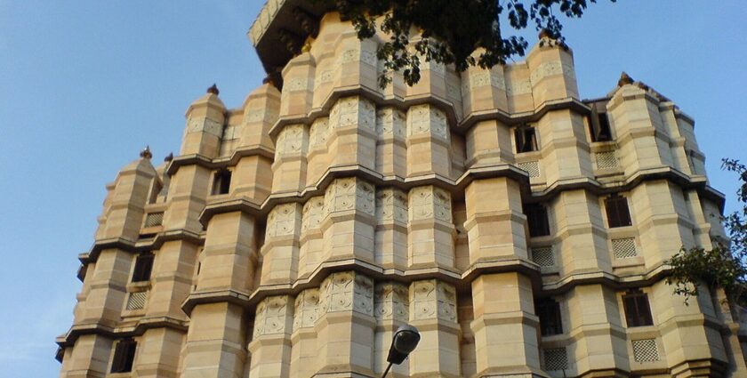 Discover the cultural and historical places to visit near Siddhivinayak Temple in Mumbai.