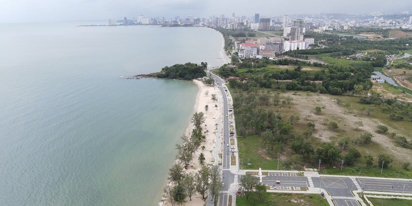 Serendipity Beach in Sihanoukville, a great tourist place in Cambodia, known for its sandy shores and views