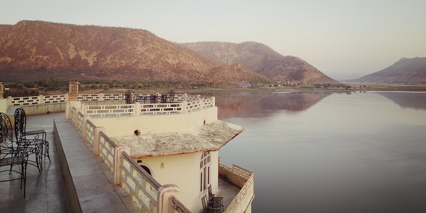 Picturesque Siliserh Lake, a serene spot for boating and relaxing nearby