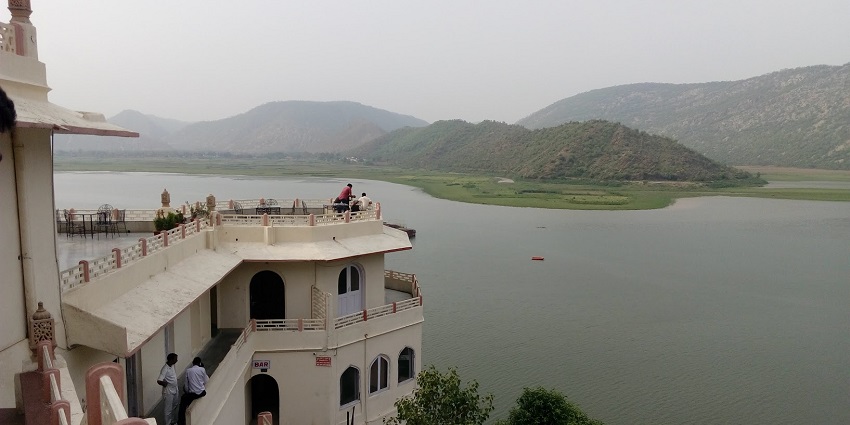 An expansive view of the Siliserh Lake is a sight to behold near Hill Fort Kesroli.