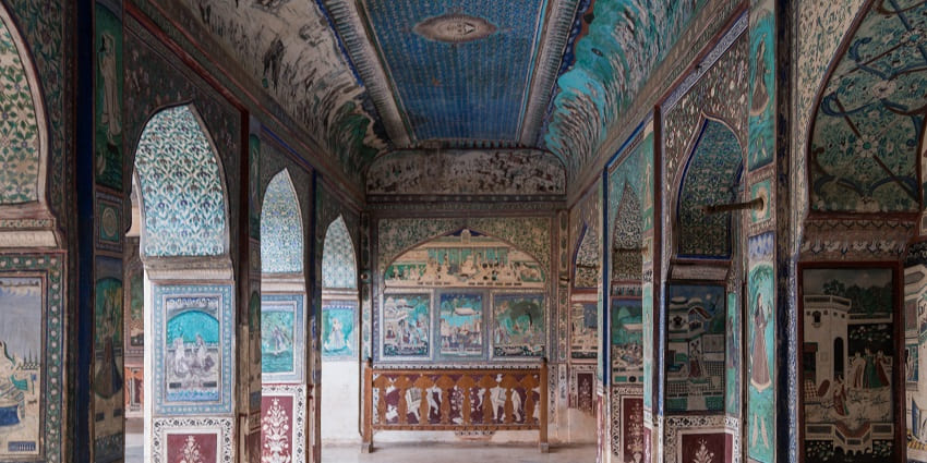 Gallery showcases diverse silk products, local artistry, and Rajasthan’s culture.