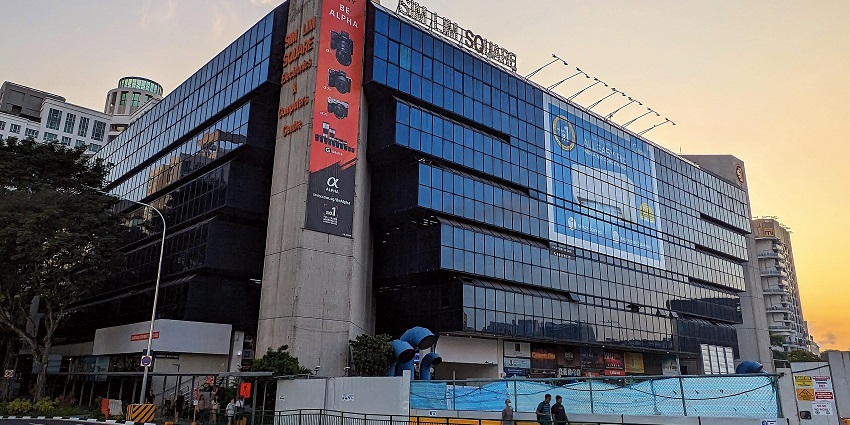 Sim Lim Square is a shopping place in Singapore, that offers a wide range of electronics.