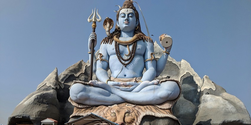 A view of the majestic lord Shiva idol perched in a tourist attraction in Odisha.